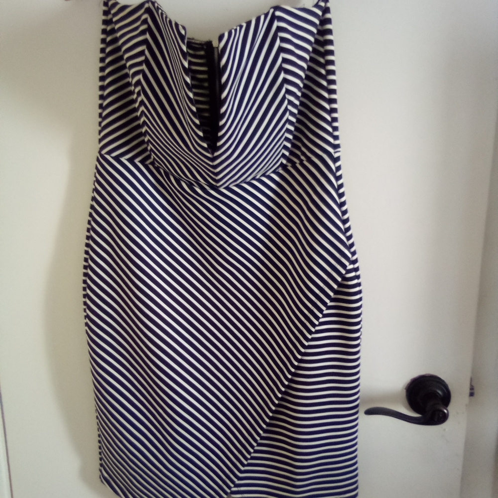 Dress 👗 - Picture 2 of 7